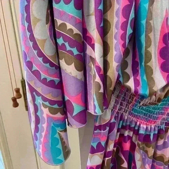 Trina Turk Los Angeles Medium Blouse Elastic detail at waist - Picture 8 of 9